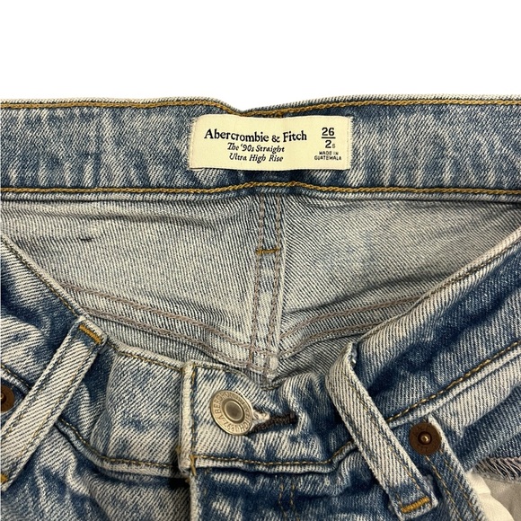 Abercrombie & Fitch 90s Straight Ultra High Rise Jeans Distressed Size 26 / 2S - Picture 4 of 5